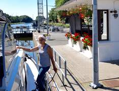 Bed & Breakfast River Cruises - picture 10