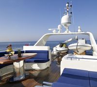 Giant 30m Motor Yacht - picture 3