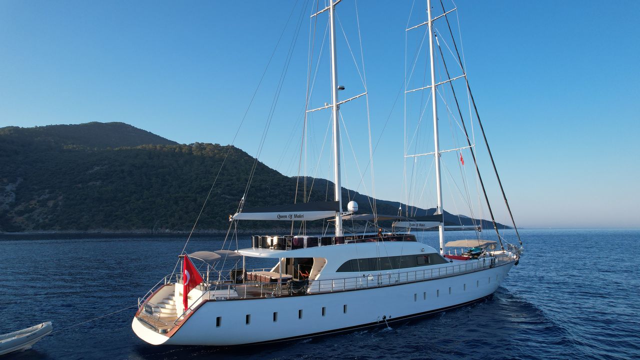 Luxury Sailing Yacht Queen Of Ma - fotka 1