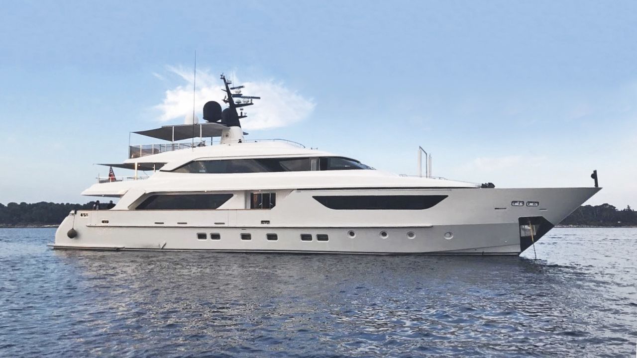 Luxury Yacht Sanlorenzo 122
