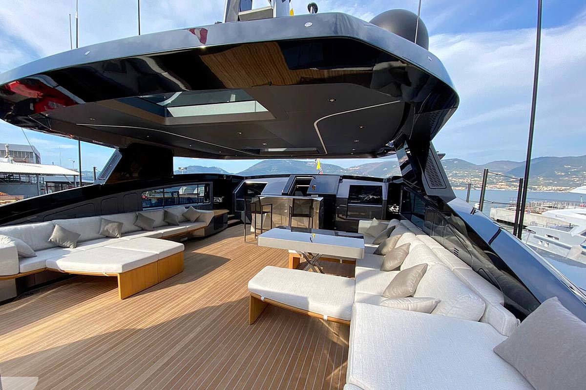 NEW 40m Baglietto Yacht w. Pool! - resim 2