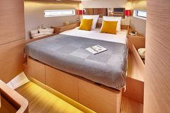NEW Sun Odyssey 490 3 Cabins! - resim 6