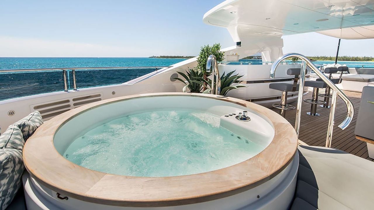 NEW Sunseeker 131 Luxury Yacht - resim 3