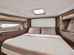 Prestige 420 Fly - picture 6