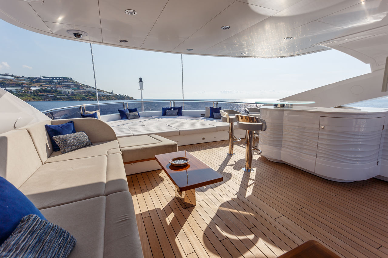 Sunseeker 131 Luxury Yacht - Bild 3