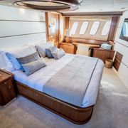 Sunseeker 82 with Fly! - resim 8
