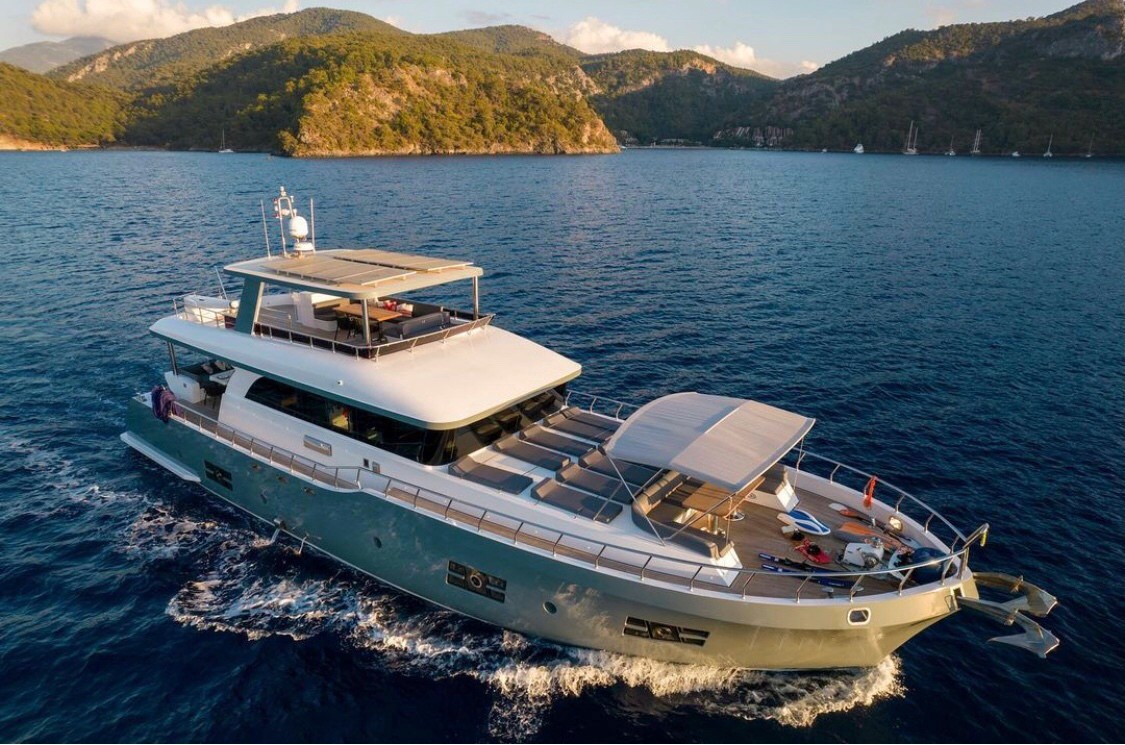 Ultra-luxury Motor Yacht - resim 2
