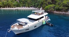 Ultra-luxury Motor Yacht - image 3